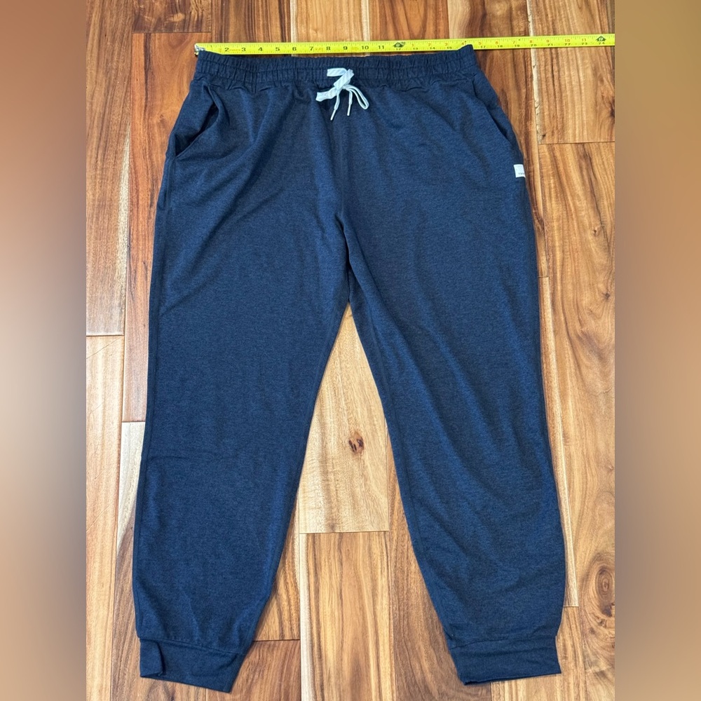 Women’s Vuori dark grey joggers XL